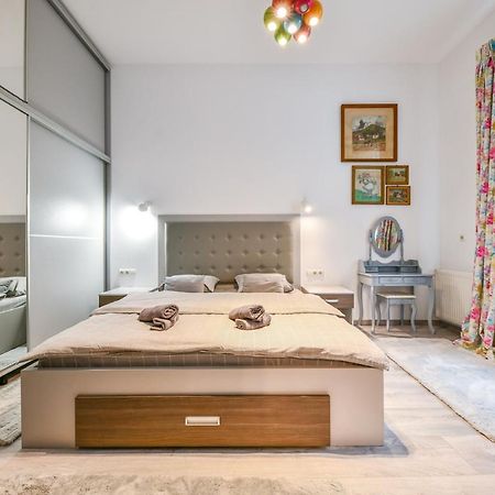 Glam Apartment Cluj-Napoca Esterno foto