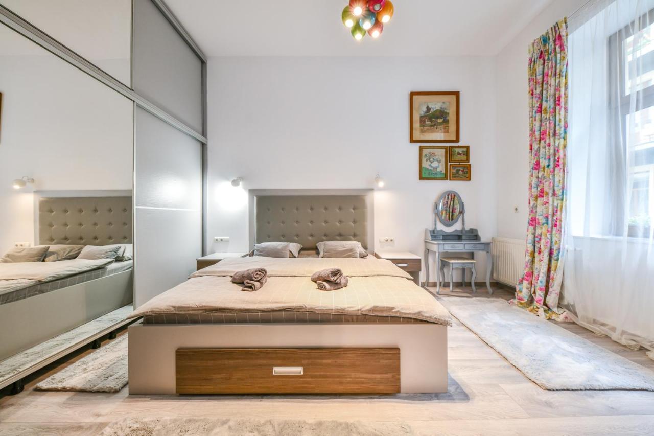 Glam Apartment Cluj-Napoca Esterno foto