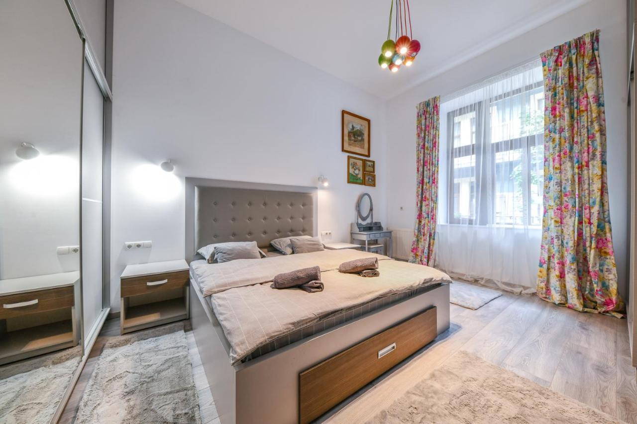 Glam Apartment Cluj-Napoca Esterno foto